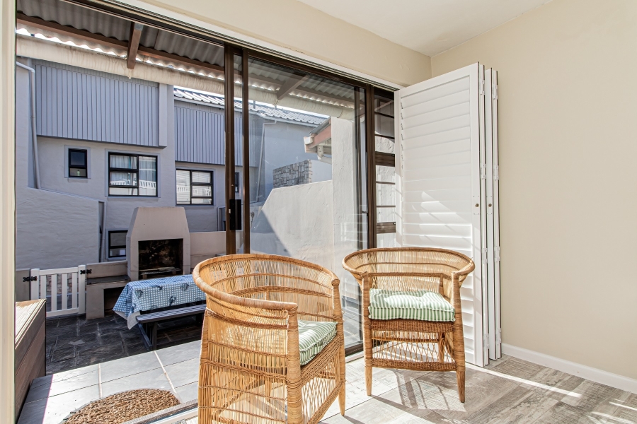 4 Bedroom Property for Sale in Upper Main Street Western Cape
